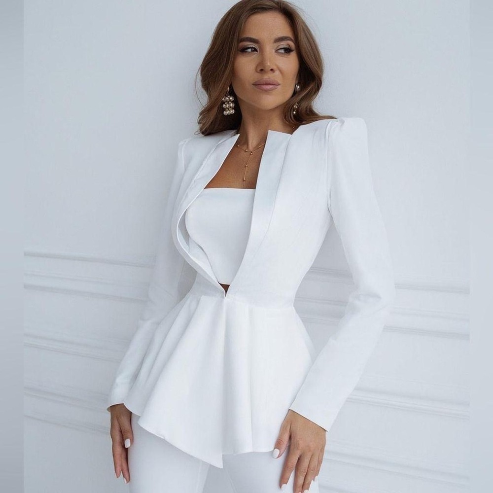 - NWT ELAGIA white peplum blazer sz. S